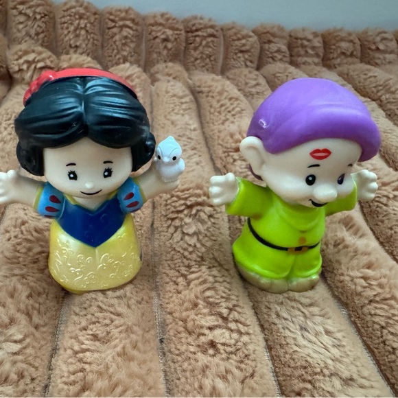 Little People Other - Snow White and Dopey Little People